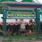 WOW ! SISWA MAN 1 TULUNGAGUNG TAK BOLEH IKUT UJIAN KARENA NUNGGAK SPP