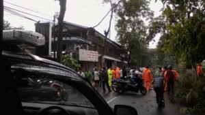 Hujan Lebat Disertai Angin Kencang Terjang Kota Blitar