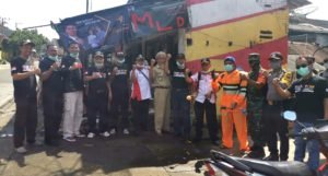 ANTISIPASI COVID-19, WARGA DESA SLUMBUNG ADAKAN PENYEMPROTAN MANDIRI