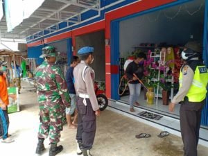 Cegah Pandemi Covid-19, Polres dan Dinkes Lakukan Penyemprotan