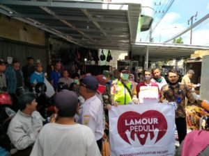 Getol Cegah Penyebaran Covid 19, Kepala Pasar Singosari Mendapatkan Apresiasi Positif