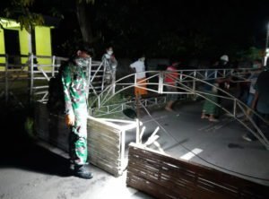 Warga Wilis 2 Bantu Jaga Tetangga Yang Terpapar Corona