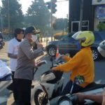 Kapolres Kediri Kota Bagikan Masker Gratis