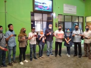Bagi-Bagi Masker Gratis, Bank BRI Cabang Malang Gandeng UPPD Pasar Singosari