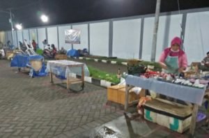 Pedagang Pasar Baru Kanigoro Tak Abaikan Protokol Kesehatan 