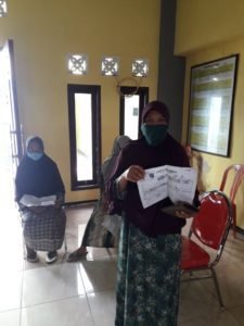 Dibalik BLT-DD Slamparejo, Senyum Bahagia Dari Yang Tua Renta
