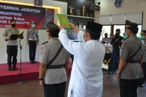 Kapolres Batu Pimpin Sertijab Kapolsek Ngantang
