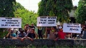Beda Paham, Warga Tolak Pendirian Masjid