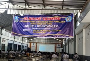In House Training,  Kesiapan SMKN 1 Rejotangan Sambut Ajaran Baru di Era New Normal