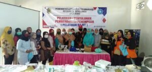 Buka Celah Bisnis, Warga Desa Bono Belajar Merajut