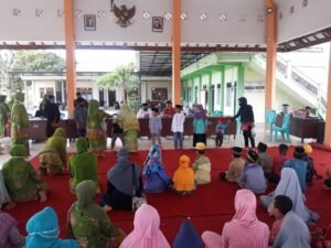 Kades Bono Bersama Tiga Pilar Santuni Anak Yatim
