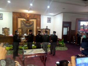 Rapat Paripurna DPRD Kabupaten Tulungagung Sahkan Perda APBD Kabupaten Tulungagung Tahun 2021