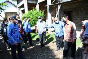 Bupati Serahkan Bantuan CSR Bank Jatim Tahun 2020 untuk RTLH