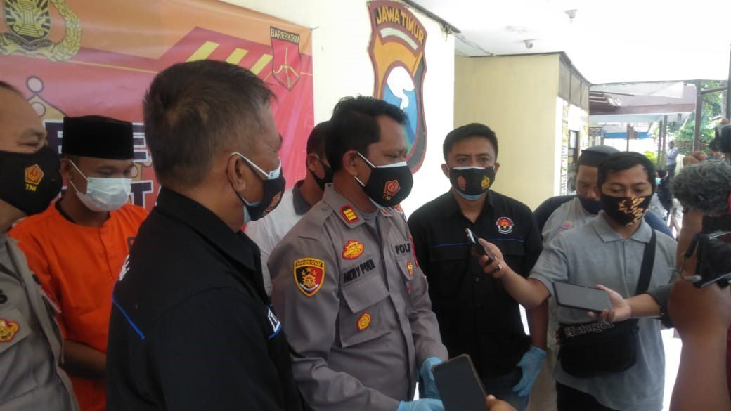 Polsek Rejotangan Tangkap Polisi Gadungan Pakai Masker Bertuliskan TNI/Polri