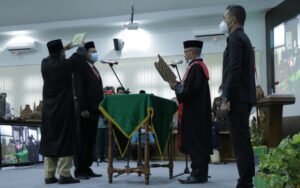 Bupati Ngawi Ony, Berpesan Jaga Harmonisasi pada Ketua Dewan Baru