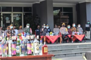 Ciptakan Rasa Aman Masyarakat Jelang Ramadhan, Polres Tulungagung Musnahkan Miras