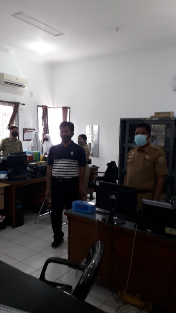 ASN Lingkup Sekwan DPRD Kabupaten Malang Menyanyikan Lagu Indonesia Raya