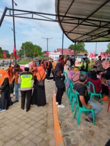 Polres Pangkalpinang dengan  Pemuda Pancasila Kota Pangkalpinang Gelar Vaksinasi Massal