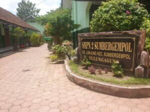 PBM Tatap Muka Berjalalan Lancar di SMP Negeri 2 Sumbergempol, Tulungagung