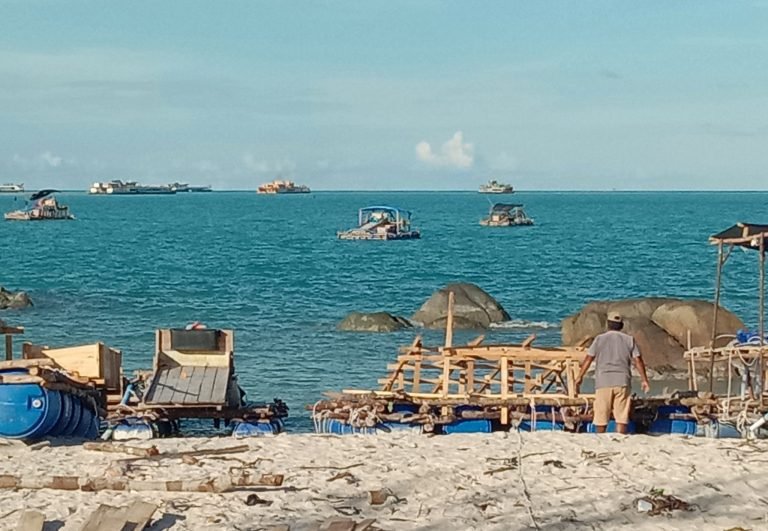 Tambang Ilegal Diperairan Matras, Aparat Hukum Diminta Bertindak