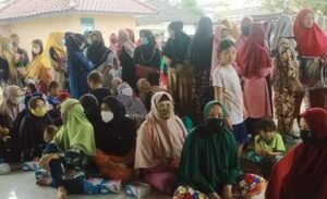 Istri Nelayan Mendukung Normalisasi Muara oleh PT. Pulomas Sentosa Sungailiat