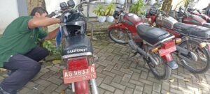 Demo Kendaraan Butut, Ratusan Motor Berderet di Dindikpora