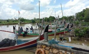 Bantuan Bubu bagi Kelompok Usaha Bersama di Arosbaya