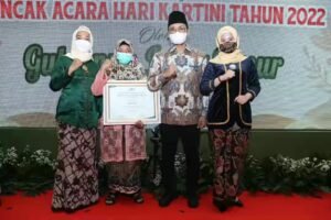 Penghargaan Perempuan Berjasa dan Berprestasi bagi 38 Kartini Asal Jawa Timur
