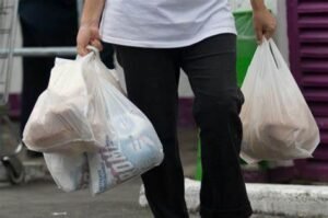Larangan Penggunaan Kantong Plastik di Surabaya Efektif Mulai Kemarin
