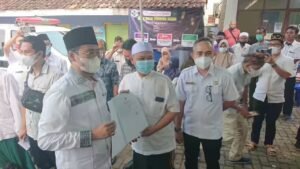 Akhiri Safari Ramadan, RA Latif Berikan NIB kepada Pelaku UKM