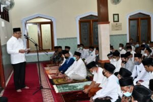 Bupati Ikuti Safari Ramadan, Kegiatannya Tarawih hingga Penyerahan Bansos