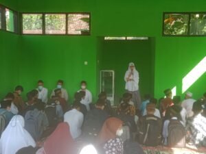 SMPN 2 Karangrejo Gagas Gerakan Baca Al-Qur’an di Sekolah