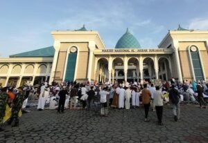 Antusiasme Salat Idul Fitri 1443 H di Surabaya
