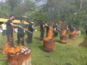 Jutaan Batang Rokok Ilegal Dimusnahkan di Blitar