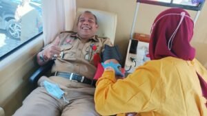 Satpol PP Bersama PMI Peduli, Selenggarakan Donor Darah di Malang
