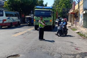 Kecelakaan Beruntun Truk Tabrak Pengendara Lain di Jalur Pantura Rembang, Korban Luka Parah