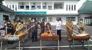 Kejari Kabupaten Malang Musnahkan Ratusan Gram Sabu dan Ganja Kering