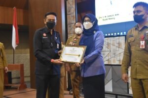 Perumda Tirta Kanjuruhan Mendapat Penghargaan pada Innovative Government Award Tahun 2021