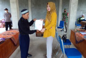 12 Pasangan Suami Istri Bersaing di Pilkades Rembang