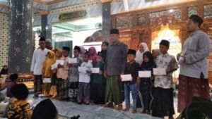 Sambut Malam Asyura, Masjid Syatho Santuni Puluhan Anak Yatim
