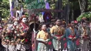SD Negeri Kauman I Juara Pawai Budaya Bojonegoro Kategori SD/MI