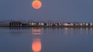 Bulan Kemerdekaan Disambut Supermoon