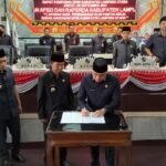 Penandatangan Berita Acara Rapat Paripurna DPRD Lampung Utara