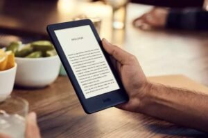Stop Baca Buku Bajakan! Ini 4 Aplikasi Baca Buku Gratis yang Pas Banget Buat Kamu