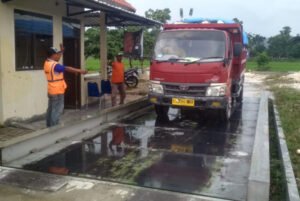 Aktivitas Truk Tambang Dinilai Sebabkan Jalan di Sale Cepat Rusak
