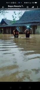 Hujan Deras Mengakibatkan Bencana Banjir di Desa Demuk Pucanglaban
