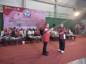 Bupati Maryoto Buka Turnamen Bola Voli Antar Perusahaan 2022
