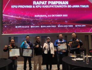 KPU Tulungagung Terima Empat Penghargaan pada Rapim KPU Provinsi Jawa Timur