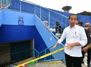 Jokowi Tinjau Stadion Kanjuruhan Usai Disaster