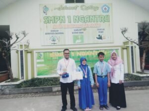 Dua Siswa SMPN 1 Ngantru Meraih Prestasi Nasional di Olimpiade Matematika